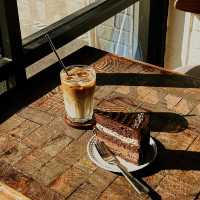 Hidden Corners and Soulful Sips