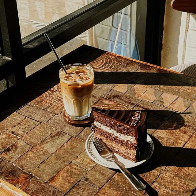 Hidden Corners and Soulful Sips