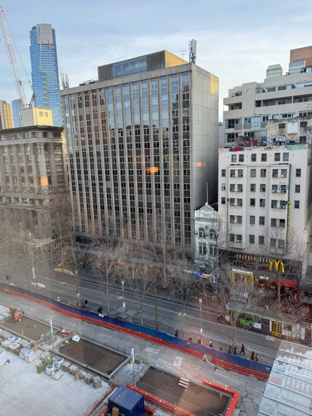 Smart Travel: Budgeting a 5-Star Stay in Melbourne