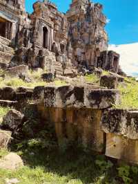 🌿 "Ancient Whispers: Discovering the Forgotten Beauty of Ek Phnom" 🏛️