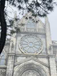 🌧️ Mist, Rain & Magic on Ba Na Hills – Danang’s Dreamlike Mountain