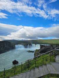 Marveling at the Majesty of Goðafoss Waterfall