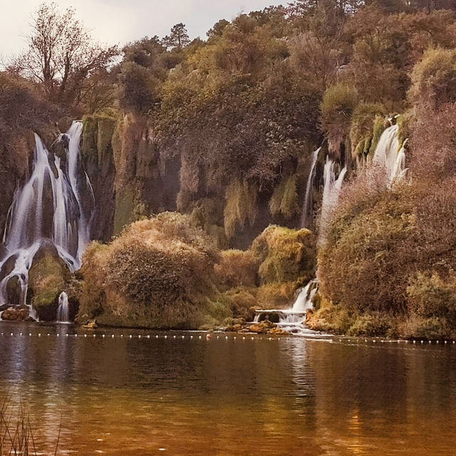 Kravica Waterfall: A Solo Traveler’s Emerald Oasis! 🌿💦