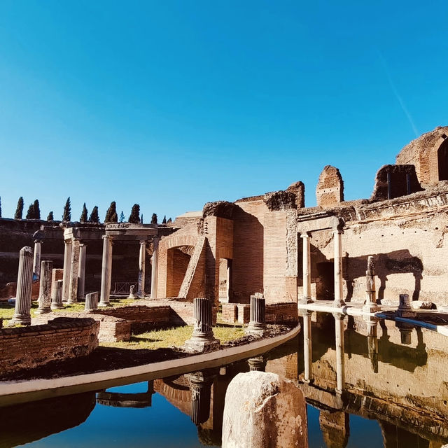 🏛️✨ A Solo Emperor’s Retreat: Villa Adriana – Rome’s Secret Architectural Wonderland 🏛️✨ A Solo Emperor’s Retreat: Villa Adriana – Rome’s Secret Architectural Wonderland