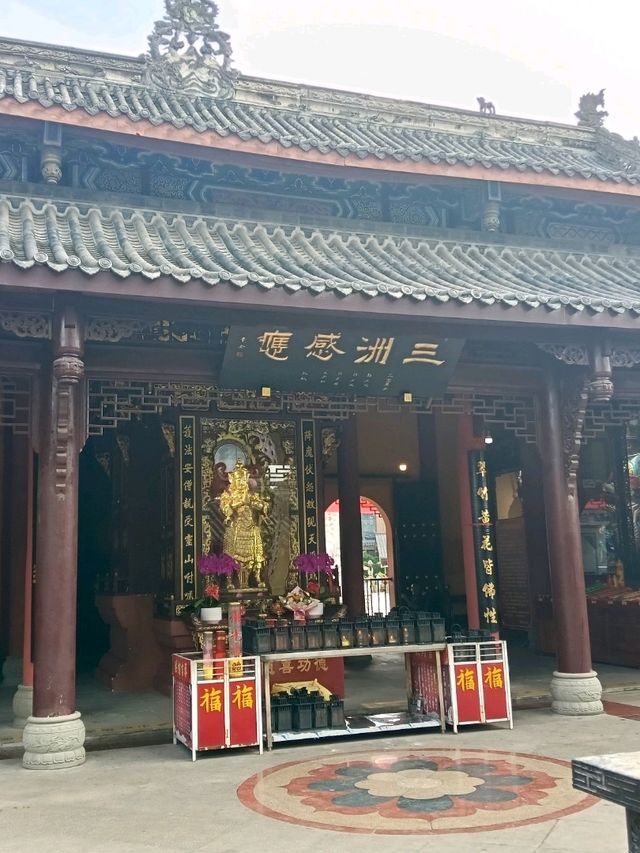 ที่เที่ยวในเฉิงตู วัดหลงซิง (龙兴寺)