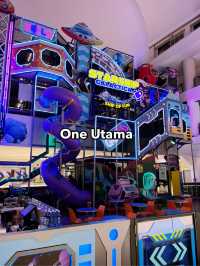 Discover One Utama: A Modern Mega Mall Featuring an Impressive Clay Robot Exhibition