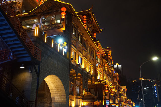 重慶洪崖洞夜景攻略🌃迷失在「千與千尋」的魔幻山城🌃