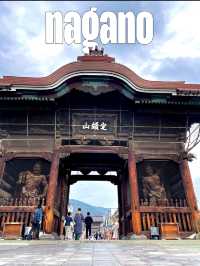 善光寺仁王門 仁王像の配置が逆？