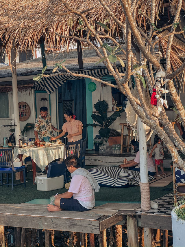 บางเสร่ ที่เที่ยวสุดอบอุ่น