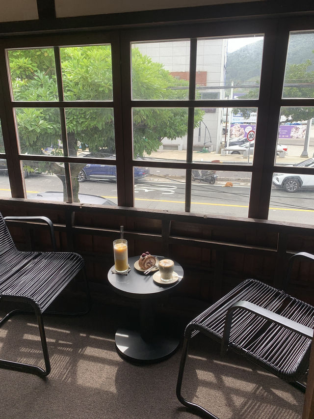 거제도에서 즐기는 커피 한 잔의 여유 카페두록