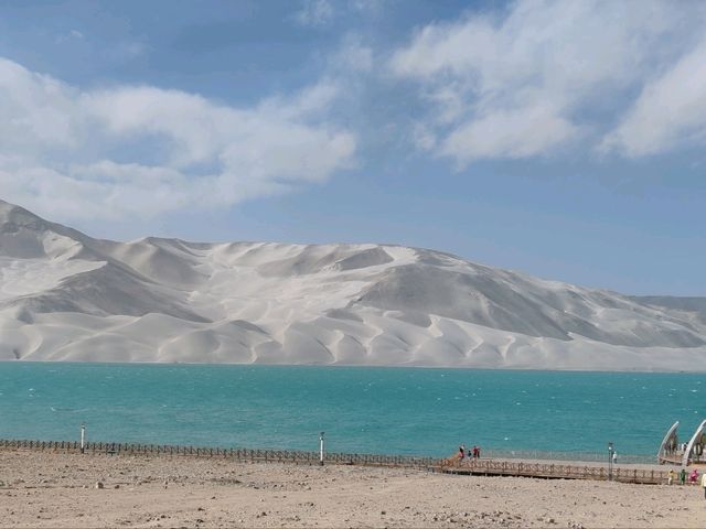 White Sand Lake: A Marvel on the Pamir Plateau