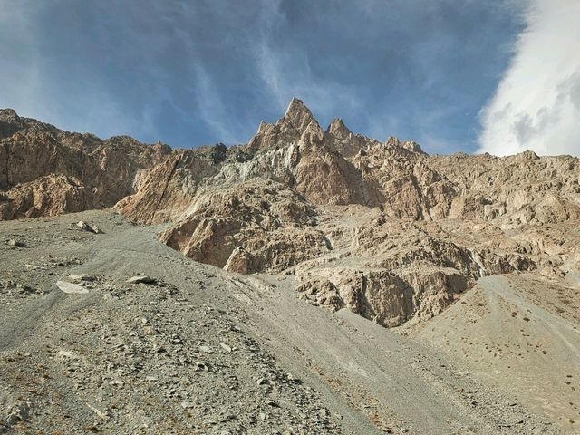 南疆寂寥之境〔木吉火山〕,走進地球最原始的荒涼之美 南疆寂寥之境〔木吉火山〕,走進地球最原始的荒涼之美