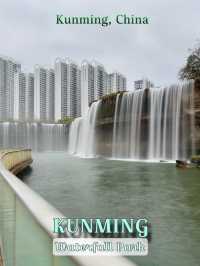 พี่จีนทำถึง! 🌊 น้ำตกเทียมในสวนขนาดใหญ่ 