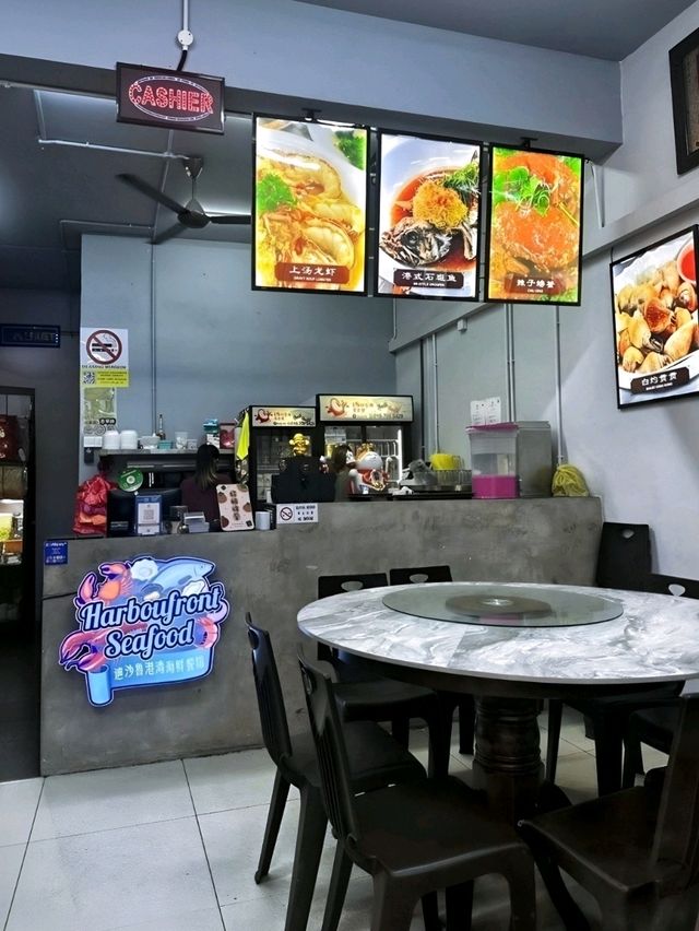 Affordable Stay, Convenience & Great Seafood in Desaru! Affordable Stay, Convenience & Great Seafood in Desaru!