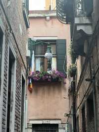 베네치아의 작은 골목에서 만난 아름다움