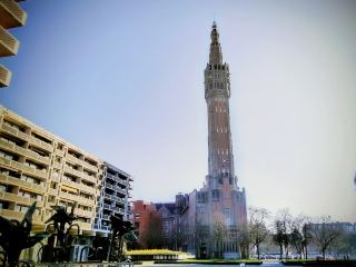 Кирпичная корона и северное небо