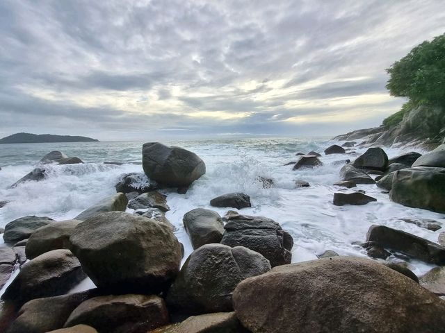 Karon Beach's Dreamy Sunset Vibes in Phuket 🌅✨