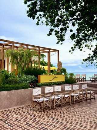 SUNNY BEACH HOUSE