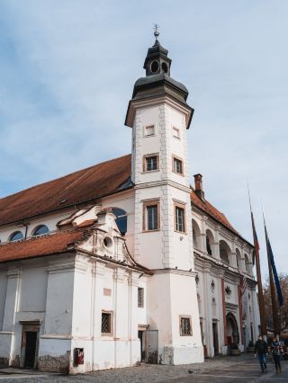 Maribor: Slovenia’s Hidden Gem for Wine, History & Alpine Vibes 🍇⛰️