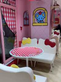 Hello Kitty Apple Cafe