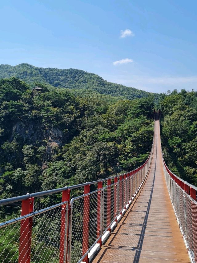 Gamaksan suspension bridge