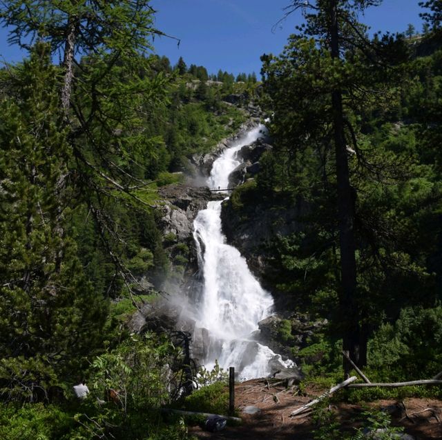 Rutor Waterfalls - Hiking trail