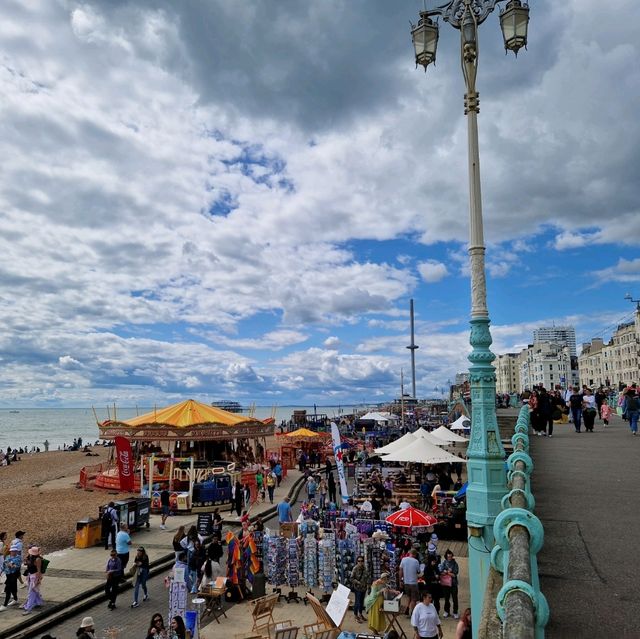 Stroll Along the Brighton Promenade! 🌊🏖️