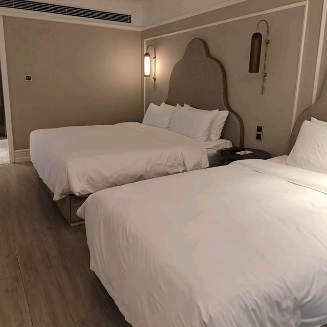 Bund Bliss: Challenges & Comfort at Mercure