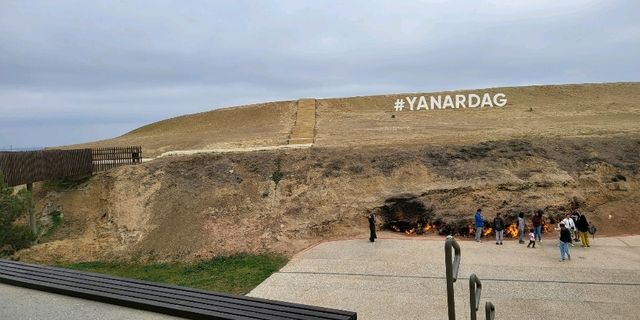🔥 Discover the Eternal Flames of Yanar Dag, Azerbaijan! 🔥
