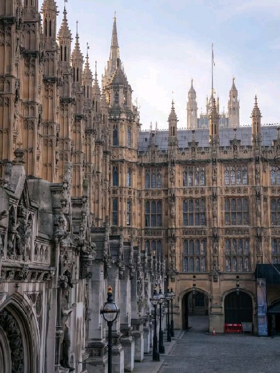 🇬🇧✨ Beyond Big Ben: Discover the Heart of the UK Parliament 🏛