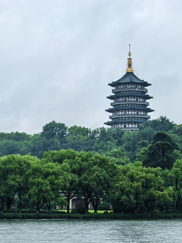 Hangzhou: Heaven on Earth by West Lake