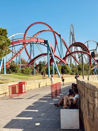 薩洛冒險港 (PortAventura Salou) 的刺激與家庭樂趣