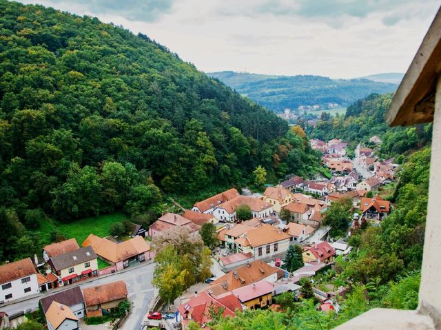 A Day Trip to Karlštejn Castle – Stepping into Czech Royal History