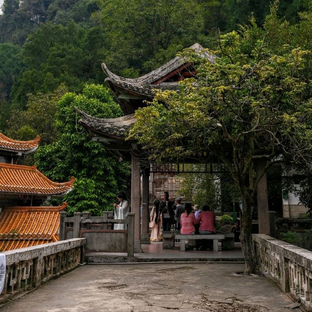 Yangshuo – Where the River Meets the Green 🌿🏞️🌊 Yangshuo – Where the River Meets the Green 🌿🏞️🌊