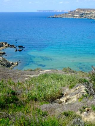Malta’s Quiet Beaches: Where the Waves Have the Final Word 🌊☀️