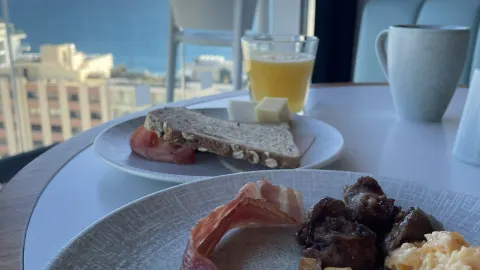 Pagi Hari di Laut Malta — traveler post in Bugibba