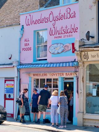[UK] Just 30 minutes from Canterbury! A half-day girls' trip itinerary to Whitstable, a seaside town where you'll fall in love with its famous oysters and colorful streets 🦪🏖️