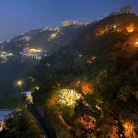 乘六代山頂纜車 賞百萬維港夜景