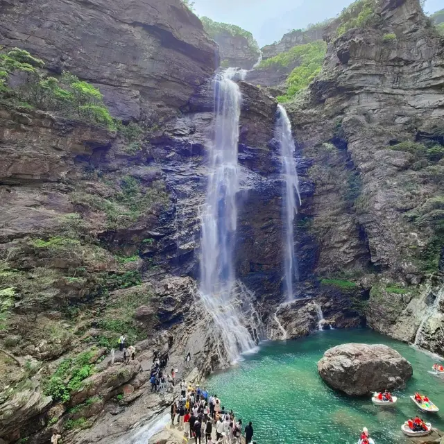 incredibly Beautiful Waterfall !