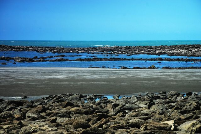 反季過冬丨在遺世海島上打盹看海被遺忘的生活