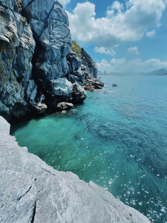 The most recommended activities in Sanya|Surfing and Blue Hole Paddle Boarding||Surfing