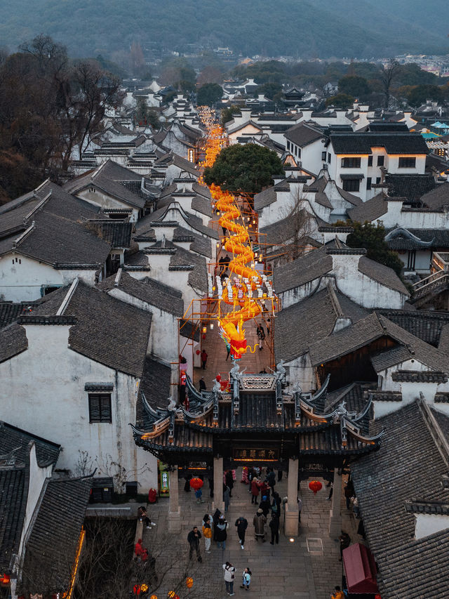 無錫年味濃惠山古鎮驚現168米巨龍