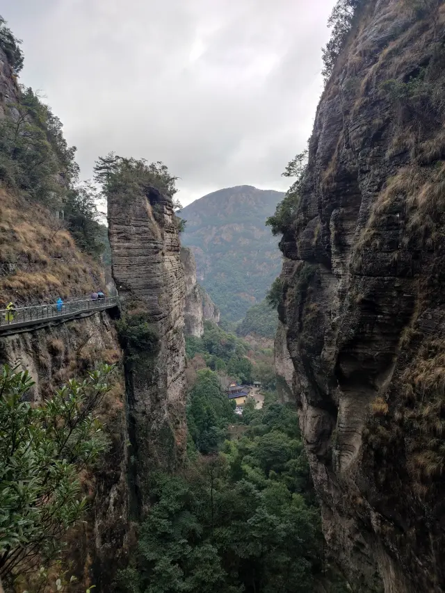 Wandering through the Spirit Rock Wonderland, one can appreciate the elegance of 'Mingting'