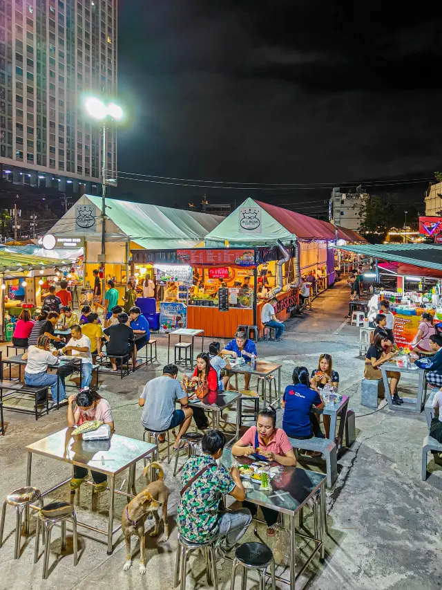 Bangkok locals' night market! Indy Market!