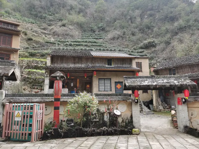 鏡嶺外婆坑村