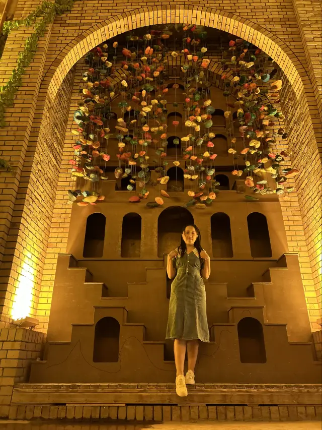 중국의 가장 서쪽에 위치한 카시 고대 도시의 야경