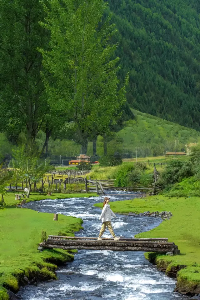 Little bridges, streams, and meadows—Western Sichuan is truly a fairyland from a storybook