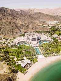 🌟 Sultan's Splendor: Muscat's Finest Stay 🌟