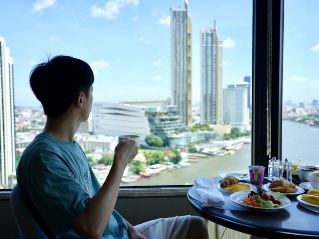 湄南河畔享受美酒與日落