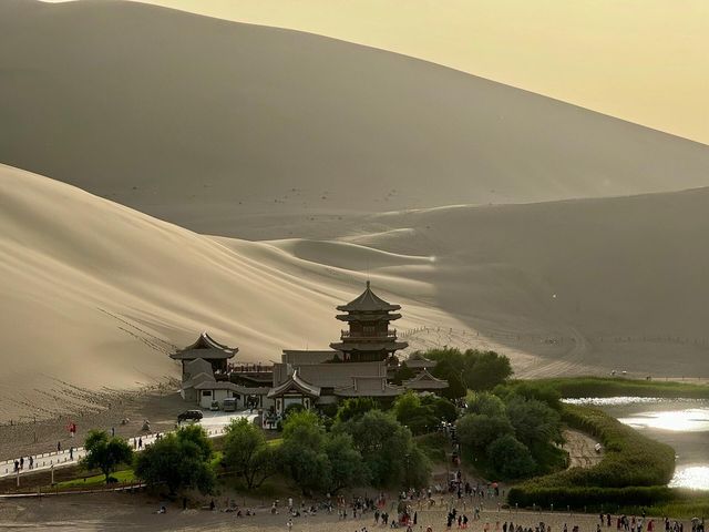 敦煌鳴沙山月牙泉，騎駱駝大合唱看星空||